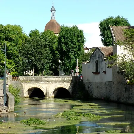 Le Clos Cache